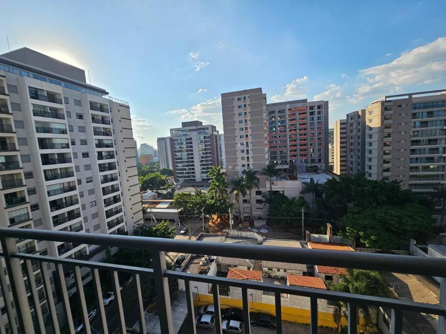 Apartamento Estudio Tranquilo Com Varanda - Moema *